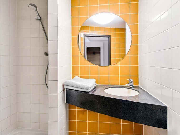 Bathroom 5, B&B Hotel Mainz-Hechtsheim, Mainz