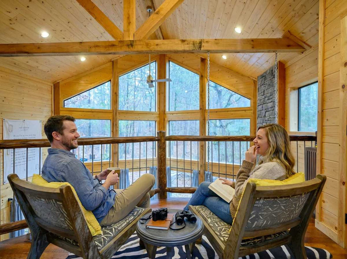Room 5, Retro Retreat Stargazing Dome Sauna Hot Tub, McCurtain