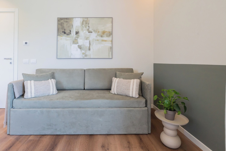 Living area 5, Circle Bike Residence by Rent All Como., Como
