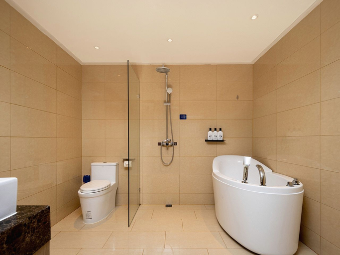 Bathroom 4, Country Inn & Suites by Radisson Shanghai Railway Station, Shanghai