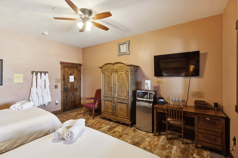 Bedroom 2, Zion Cliff Lodge, Mohave