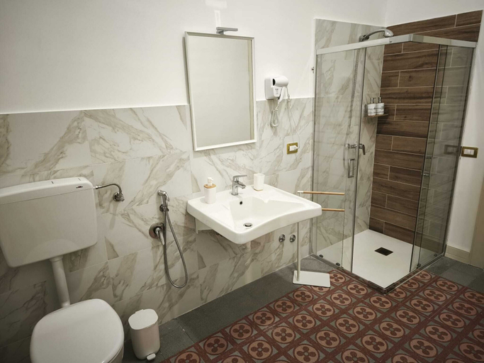 Bathroom 3, Dimora dei Nobili, Messina