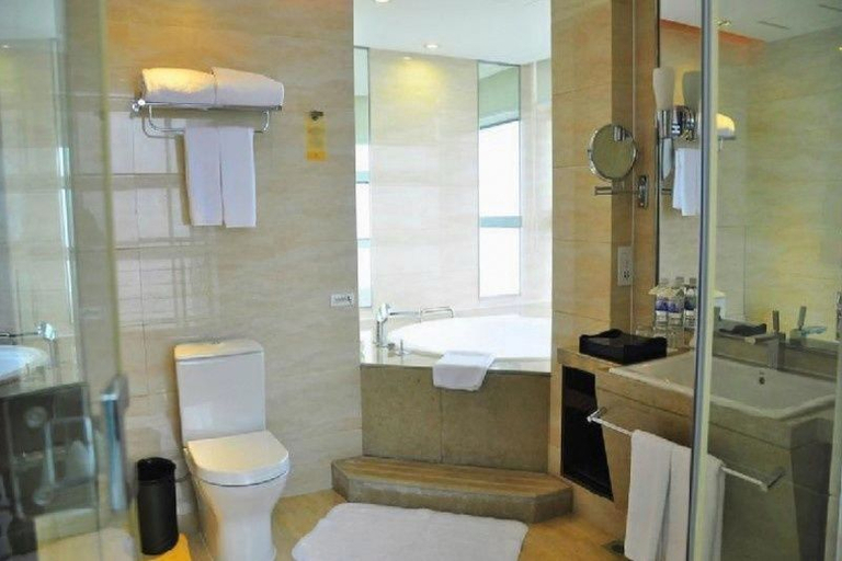 Bathroom 5, Qingdao Grand New Century Hotel, Qingdao