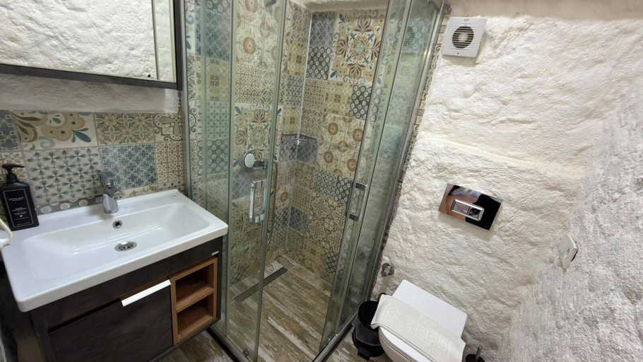 Bathroom 5, Yusuf Han Alacati, Çeşme