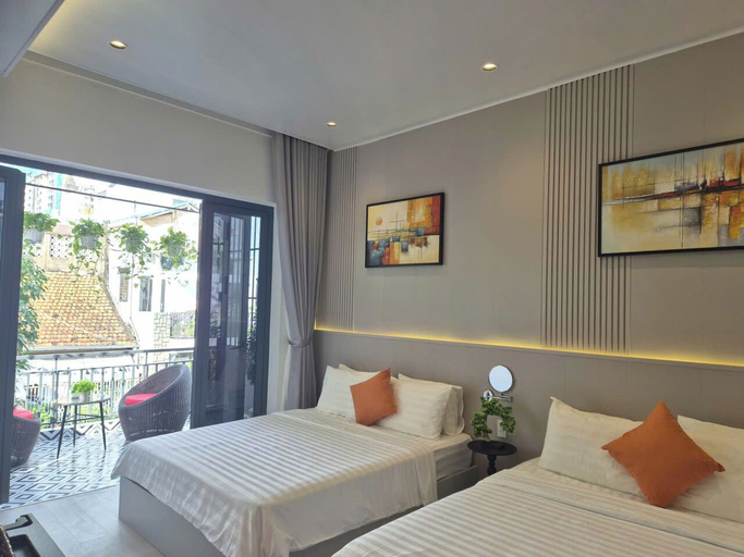 Room 3, ApecHotel284, District 1