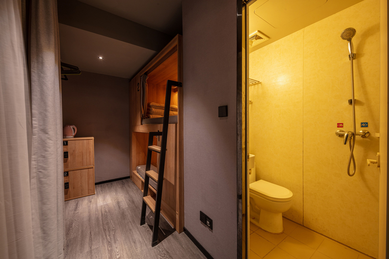 Bathroom, A forest hotel (Shanghai People's Square), Shanghai