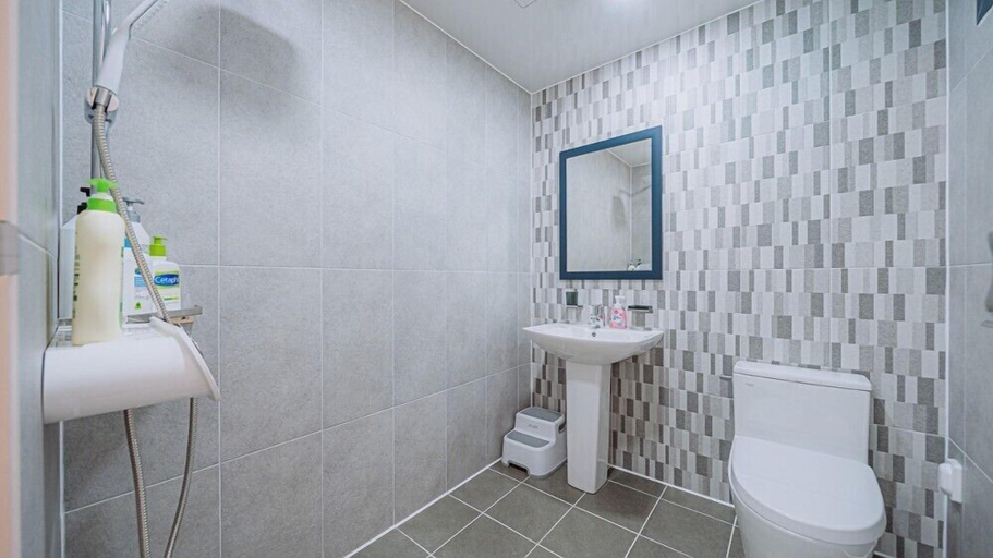 Bathroom, My Kids Pool Villa, Taean