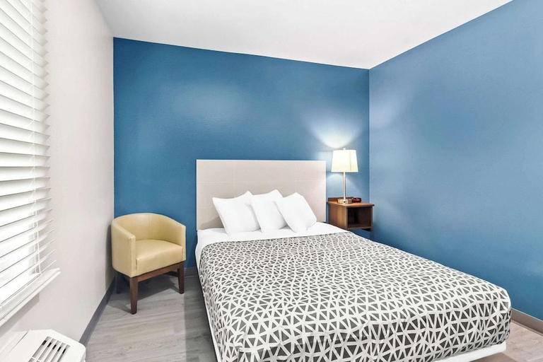 Bedroom 4, Woodspring Suites South Houston Hobby, Houston