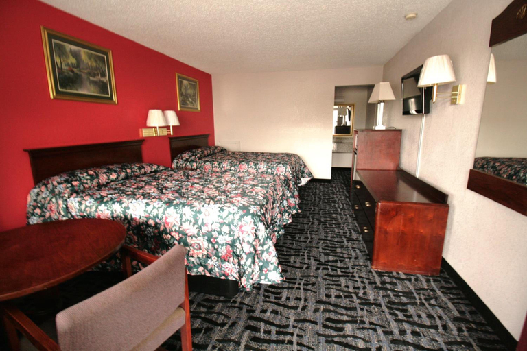 Bedroom 3, Economy Inn, Jasper