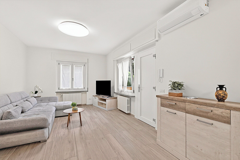 Living area 4, Diamond Lake Apartment, Varese