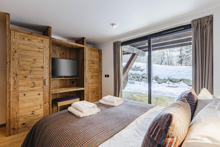 Bedroom 2, Chalet Black Squirrel, Haute-Savoie