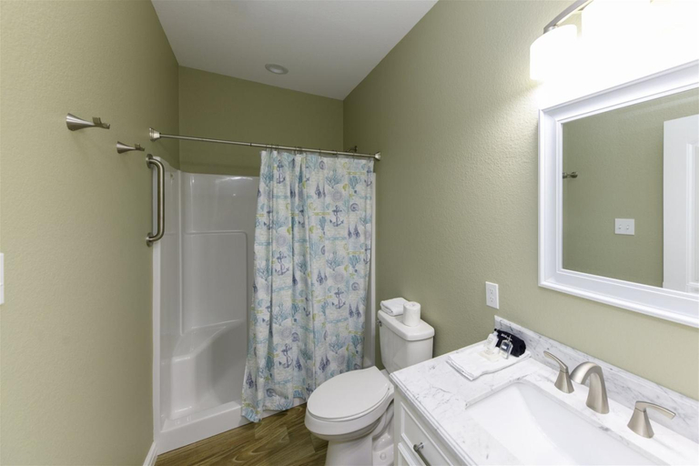 Bathroom 3, Blue Crab Cove, Aransas