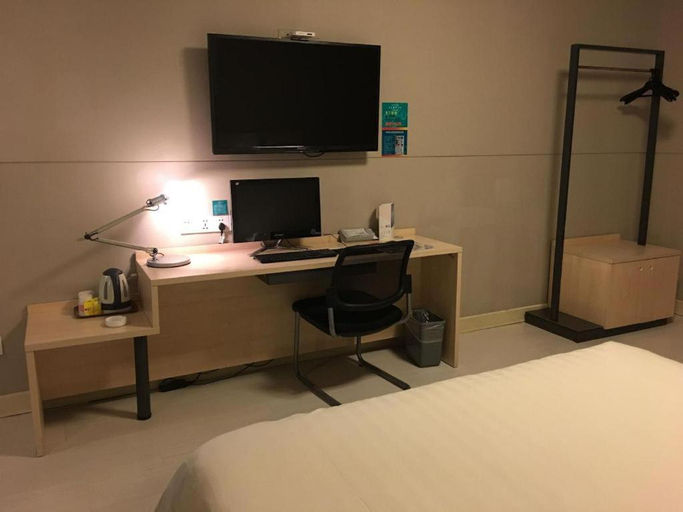 Bedroom 2, Jinjiang Inn Danjiangkou Station Road, Shiyan