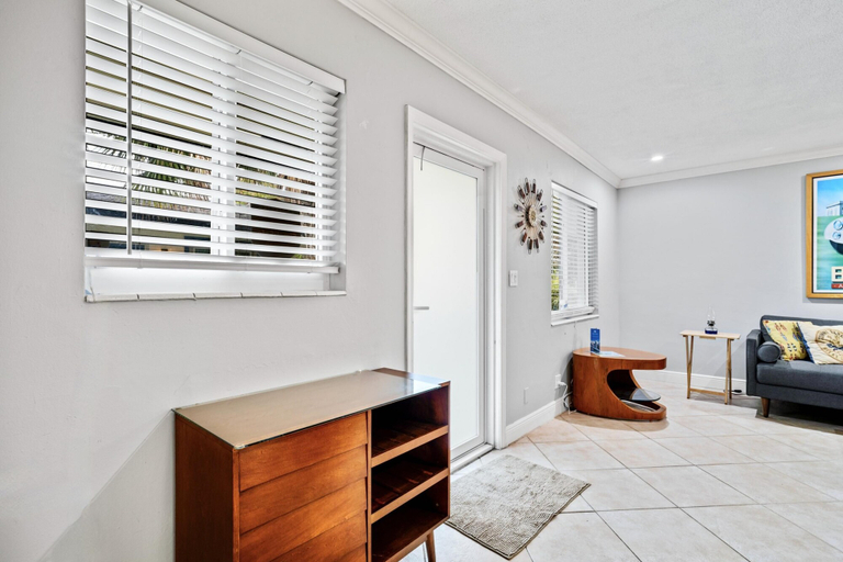 Others 3, Wilton Manors 2BR Charm Walk to the Drive, Broward