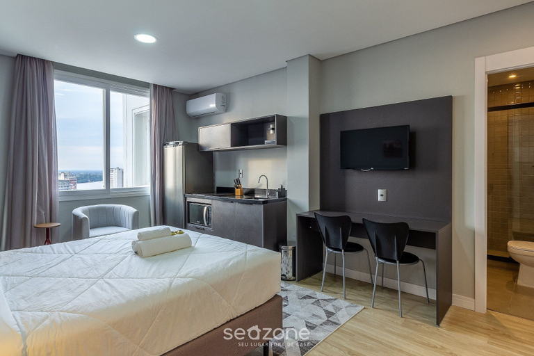 Room 3, Studio w/ Pool Near Redencao Park Tco1210, Porto Alegre