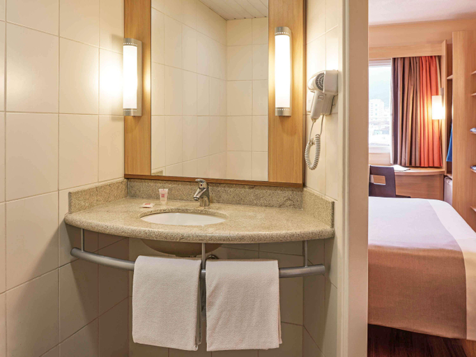 Bathroom, Ibis Pocos De Caldas, Poços de Caldas