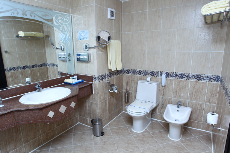 Bathroom 4, Sunrise Garden Beach Resort and Spa, Safaja