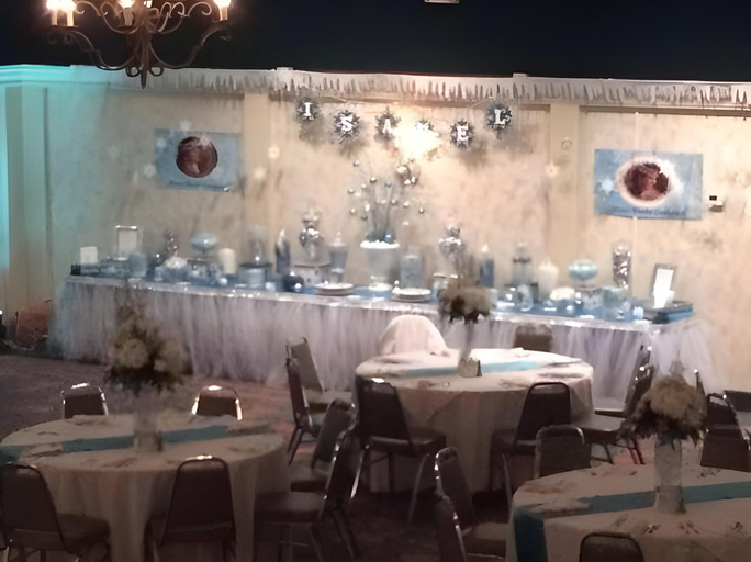 Food & Drinks 5, Surestay Plus By Best Western Jasper, Dubois