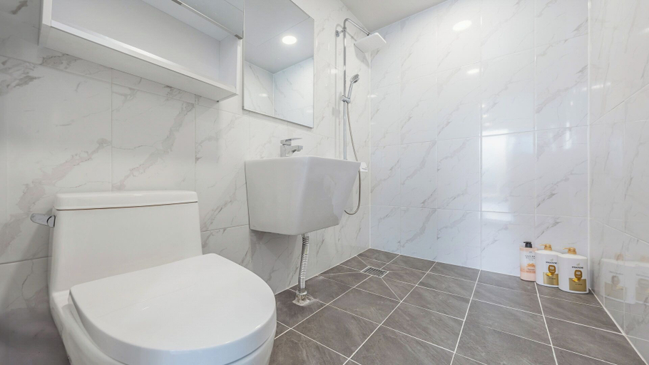 Bathroom 4, Gapyeong Staysumok Pool Villa Pension, Gapyeong