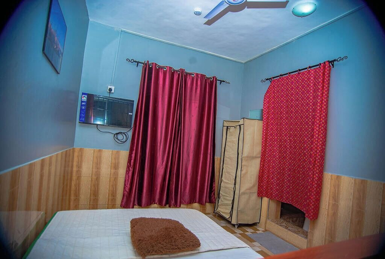 Room 3, LE MIA KD LODGE, Shama Ahanta East