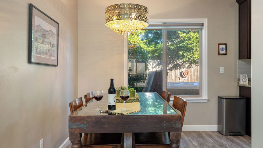 Interior 5, Tranquility by Avantstay Spa + Firepit + BBQ Minutes to Downtown Paso Robles, San Luis Obispo