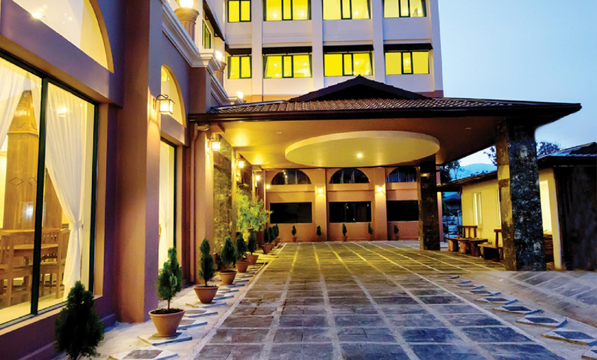 Exterior & Views