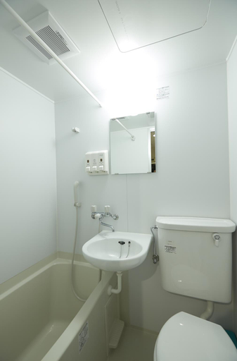 Bathroom 3, Hotel 3000 Jyuraku, Taitō