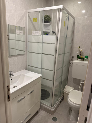 Bathroom, Apartamento's Sarkar, Lisbon