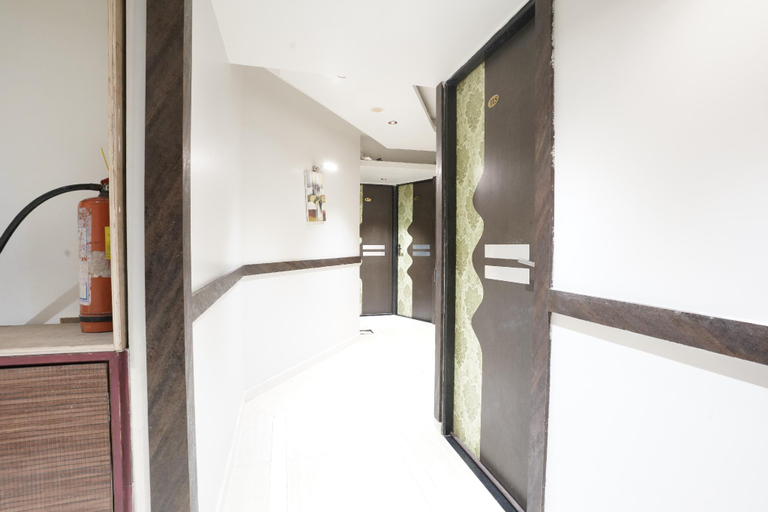 Bedroom, Amber Corp Inn, Near Nesco Exhibition Center, Mumbai Suburban