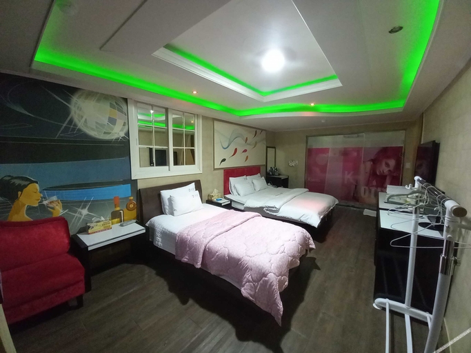 Bedroom 5, Dal-Dong Ulsan 7 (Seven), Jung