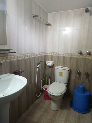 Bathroom 3, Hotel City View, Dhaka