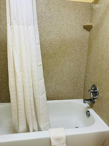 Bathroom, EXECUTIVE INN, Chesterfield