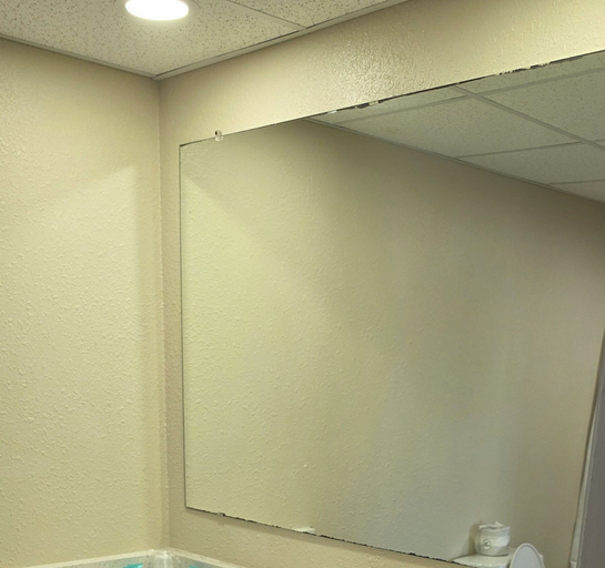 Bathroom 4, Red Carpet Inn Williamstown, Gloucester