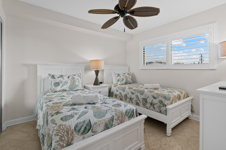 Bedroom 2, Carlos Pointe #213 Paradise Pointe, Lee