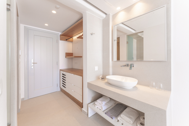 Bathroom 4, Manoula's Beach Mykonos Resort, South Aegean