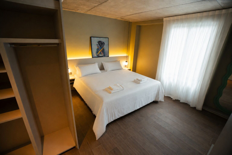 Room 5, Anything Rooms, Distrito Federal