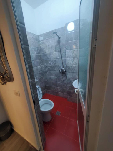 Bathroom, BS Hotel, Durrësit