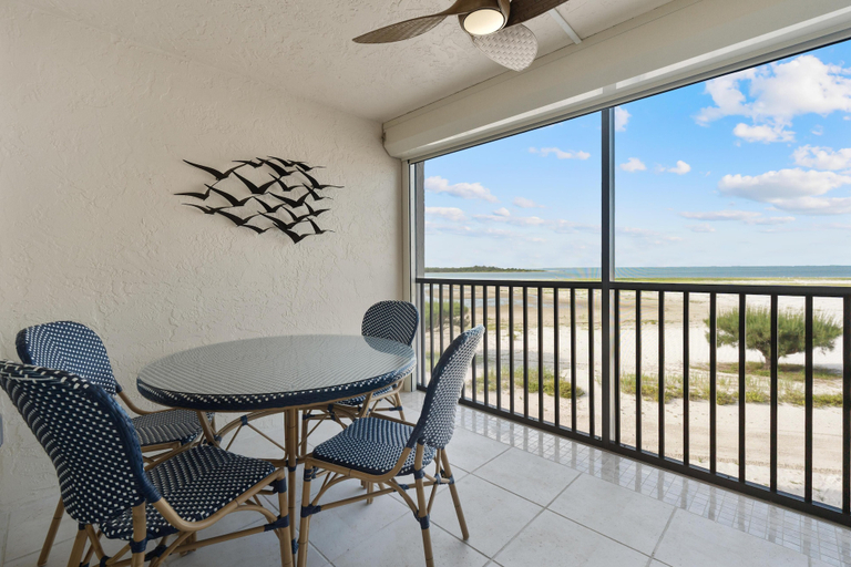 Others 4, Carlos Pointe #213 Paradise Pointe, Lee
