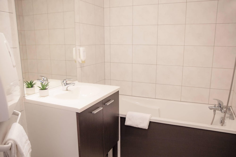 Bathroom, Comfort Aparthotel Mutzig Portes d'Alsace, Bas-Rhin