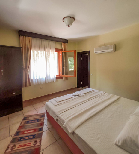 Bedroom 2, Pinea Pansiyon, Kemer