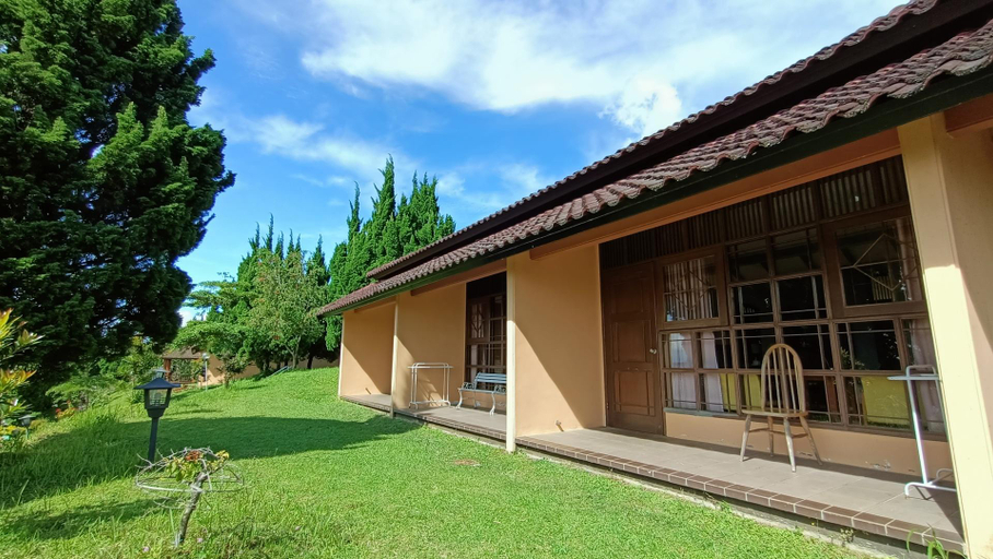 exterior 13