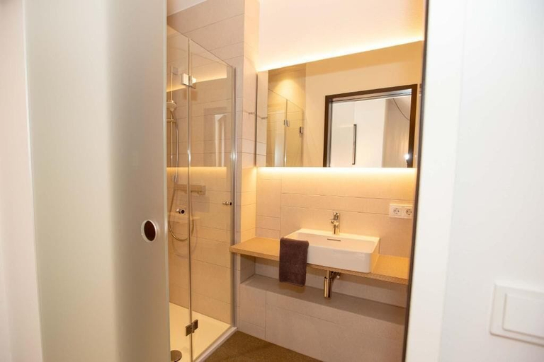 Bathroom 5, Alter Hafen Marktsteft, Kitzingen