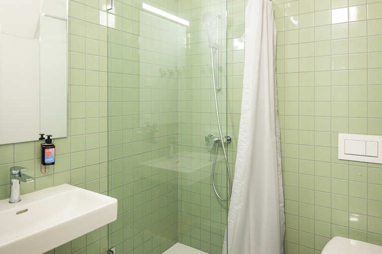 Bathroom 3, Youth Hostel Martigny, Martigny