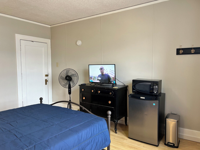 Room 4, Grand Union Hotel, Division No. 15