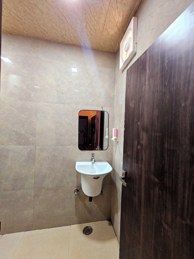 Bathroom 3, Shri Krishna Divine Dham, Mathura