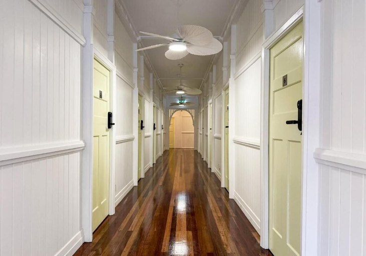 Interior, Herveys, Hervey Bay - Pt A