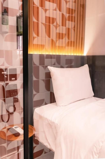 Room 4, Ruby Hotels, Confins