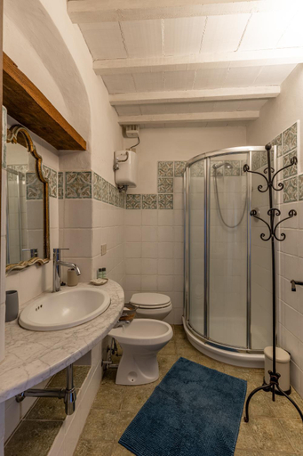 Bathroom 5, AGRITURISMO QUARANTALLINA, Siena
