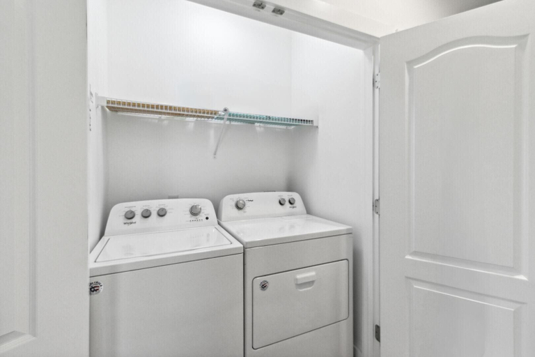 Bathroom 4, Shell Yeah, Gulf