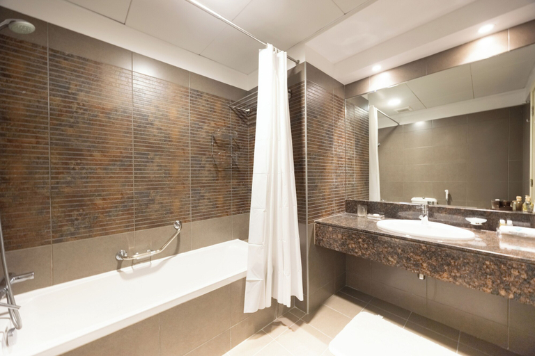 Bathroom 2, Bloomfields 3BR plus Maid in Beach Tower, Abu Dhabi City